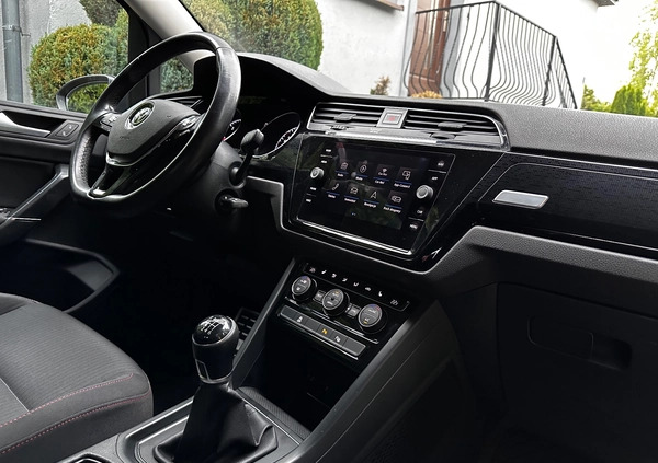 Volkswagen Touran cena 79800 przebieg: 133780, rok produkcji 2018 z Grodków małe 742